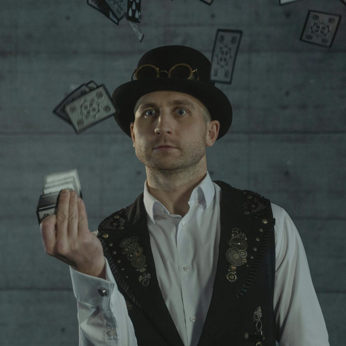 Magician for events performing at corporate party.