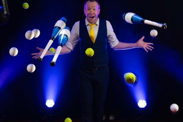 james bustar, event entertainment australia, comedy juggler, sydney juggler