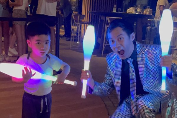 kenny cheung roving juggler sydney